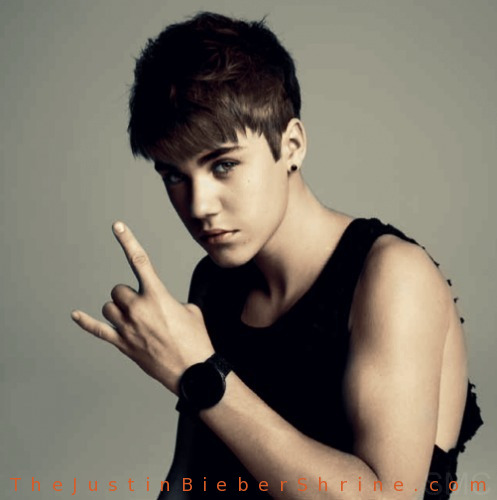 justin bieber photoshoot 2012 vmagazine fingers Justin Bieber V Magazine Photoshoot [Jan 2012] 2011