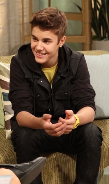 Justin Bieber smiling access hollywood