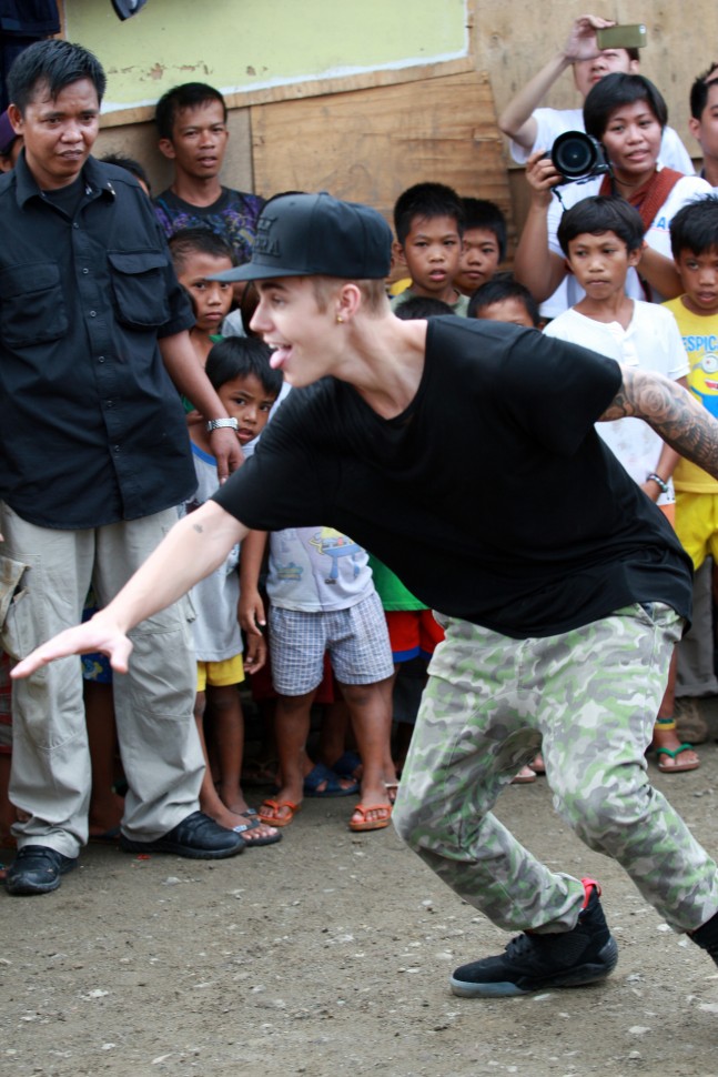 Justin Bieber Visits Areas Of Philippines Left Devastated By Typhoon Haiyan